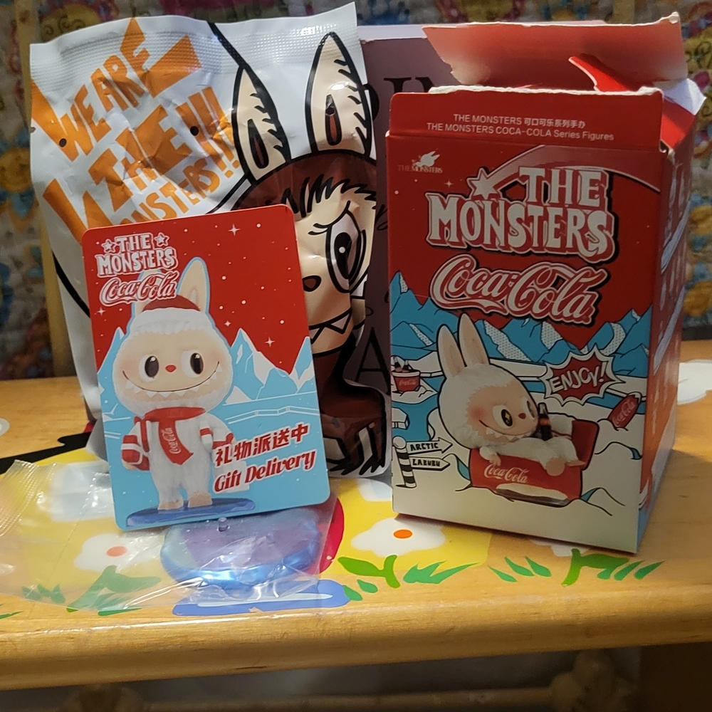 POP MART - The Monsters COCOA COLA- GIFT DELIVERY